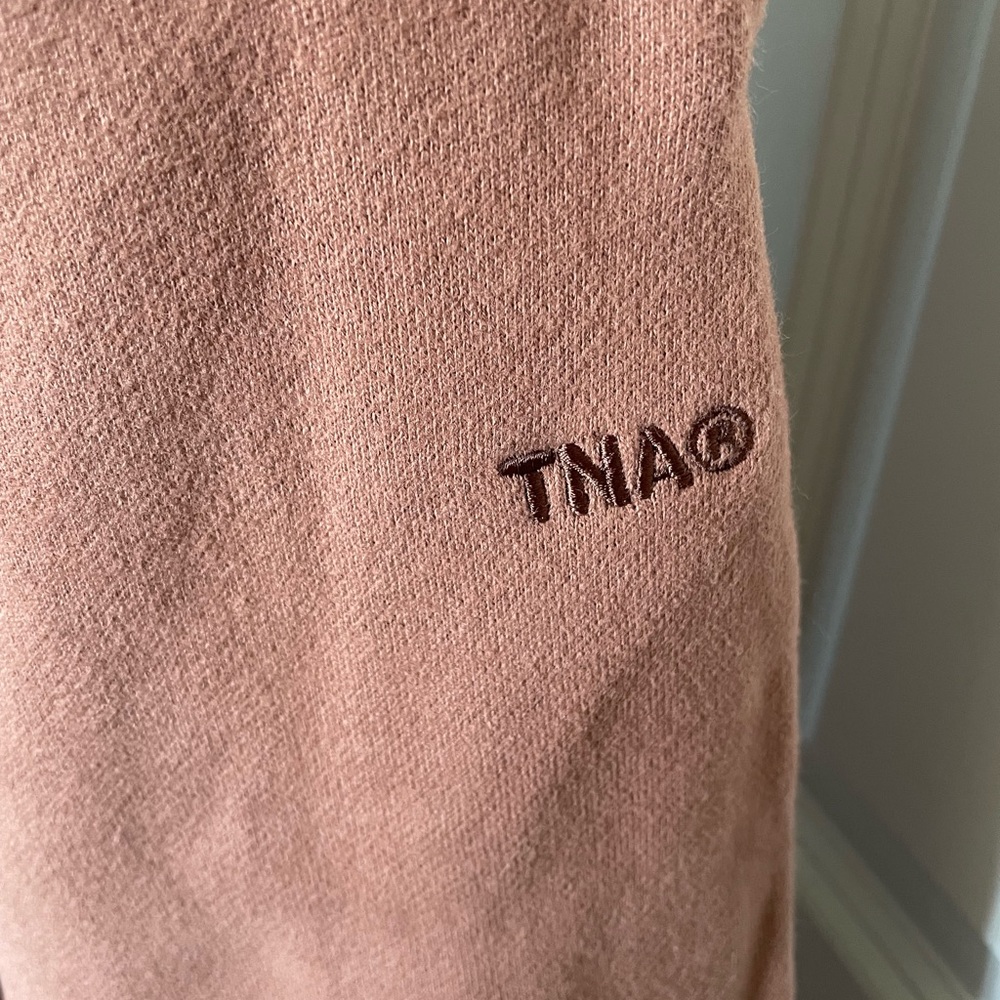 FINAL PRICE OR GOING TO RETURN - NWT TNA / ARITZIA COZY FLEECE SWEATPANTS 🤎 - Picture 8 of 9